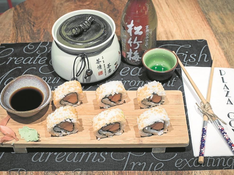 Uno de los platos de cocina japonesa que se sirven en el Plaza Goya.
