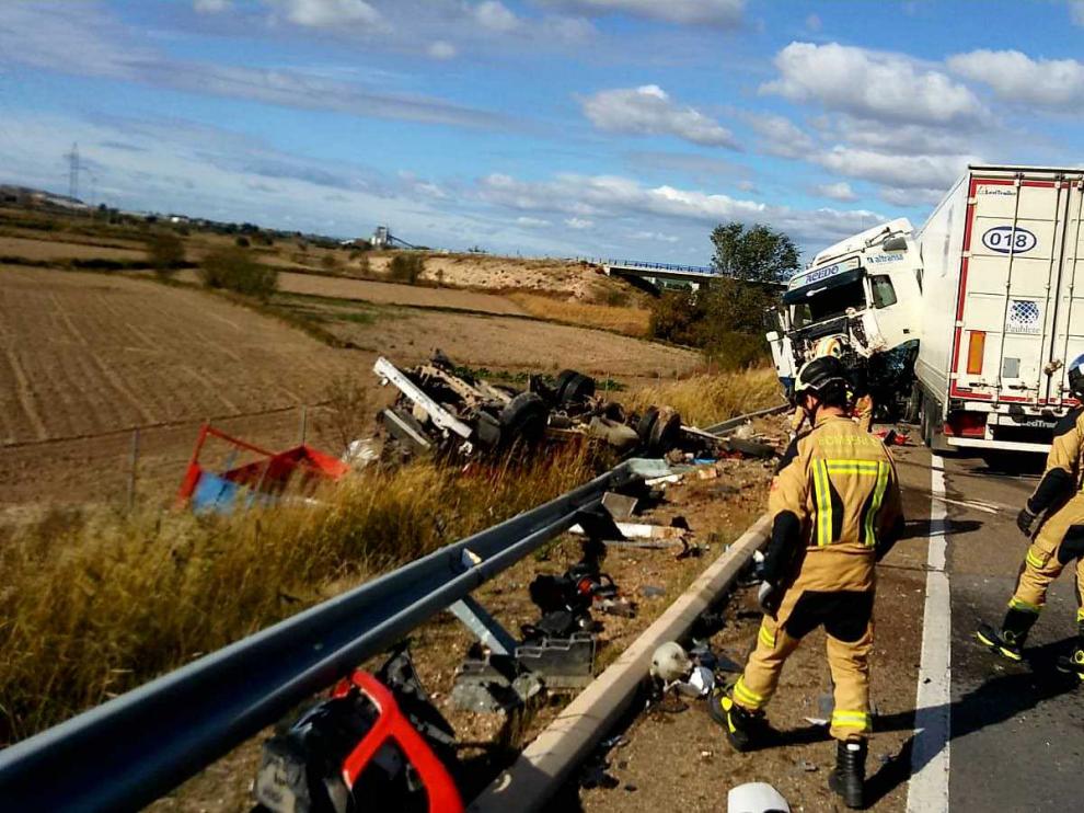 Los Bomberos de la DPZ, en el lugar donde se ha producido el accidente
