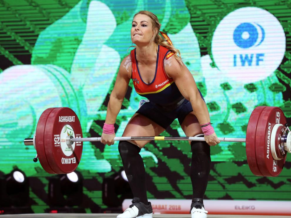 La leonesa Lydia Valentín consiguió la medalla de oro en arrancada y el bronce en dos tiempos.