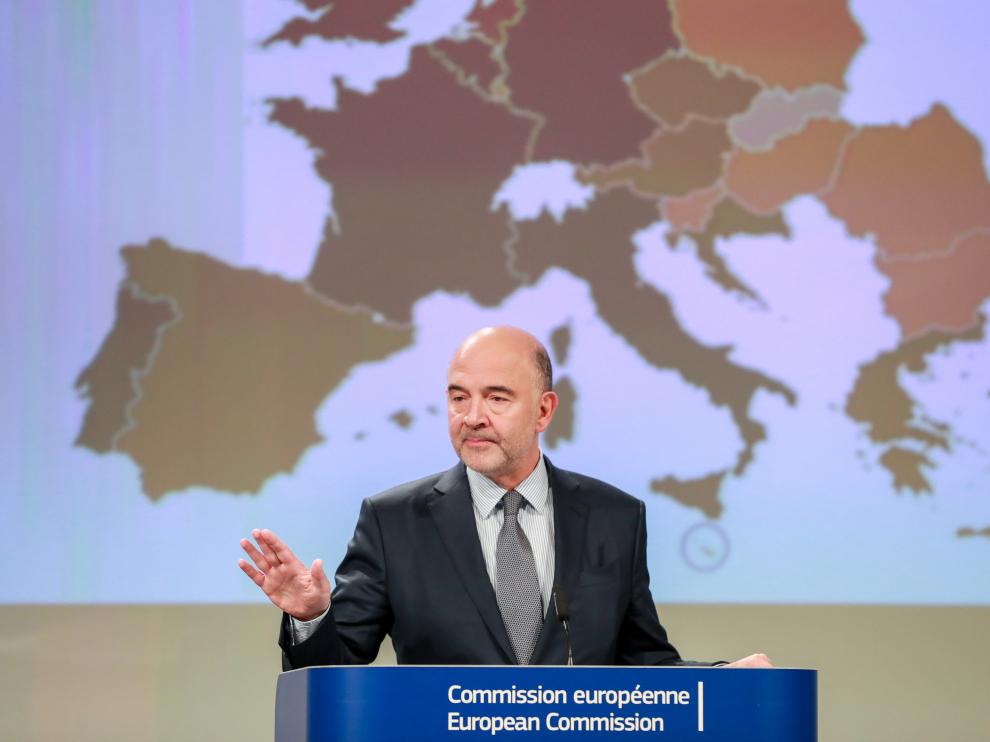 El Comisario Europeo de Asuntos Económicos y Financieros en rueda de prensa.