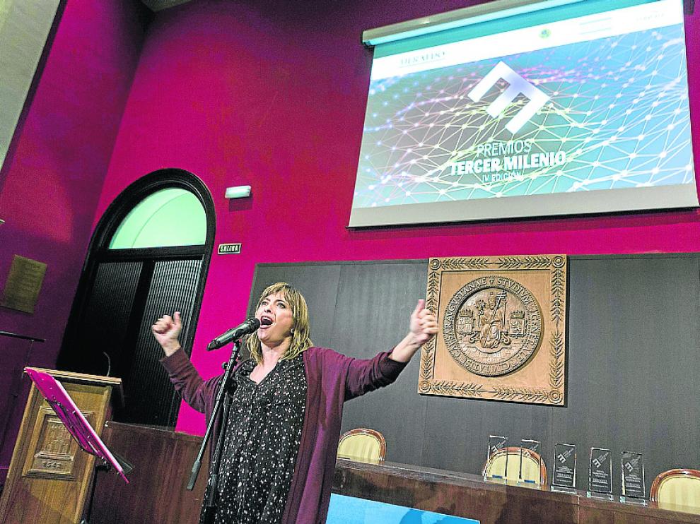 La actriz Marisol Aznar protagonizó los momentos más divertidos con sus versiones de canciones.