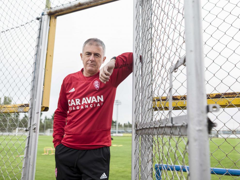 Lucas Alcaraz, en la puerta del campo de entrenamiento de la Ciudad Deportiva.