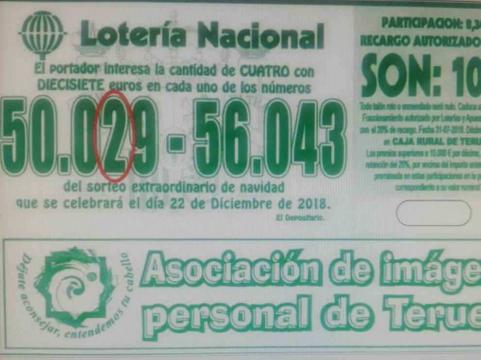 Una de las papeletas con el dígito equivocado rodeado en rojo.