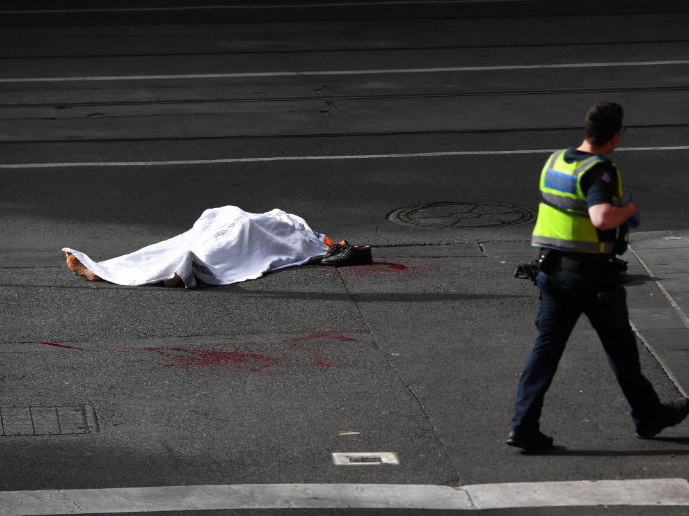 La Policía investiga como "ataque terrorista" el suceso de Melbourne y confirma la muerte del agresor