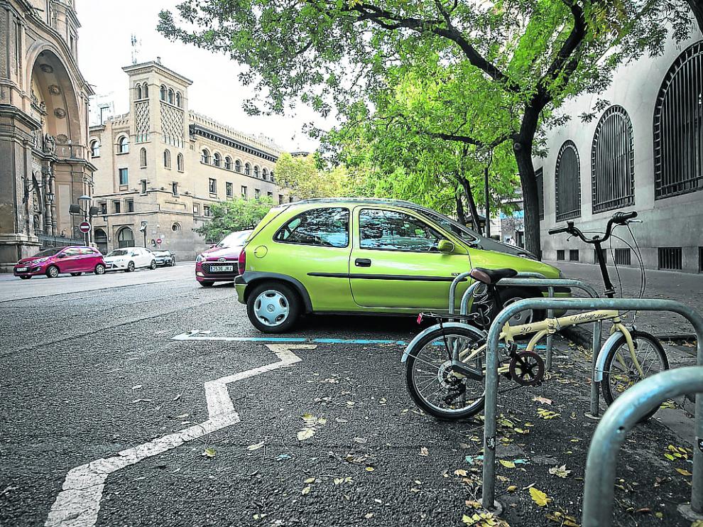 El Consistorio ya ha comenzado a ganar aparcamientos para bicis en espacios de zona azul