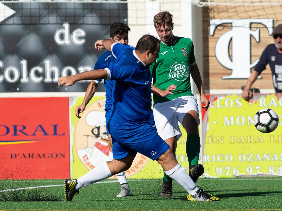 Fútbol. Regional Preferente- Valdefierro vs. Mequinenza.