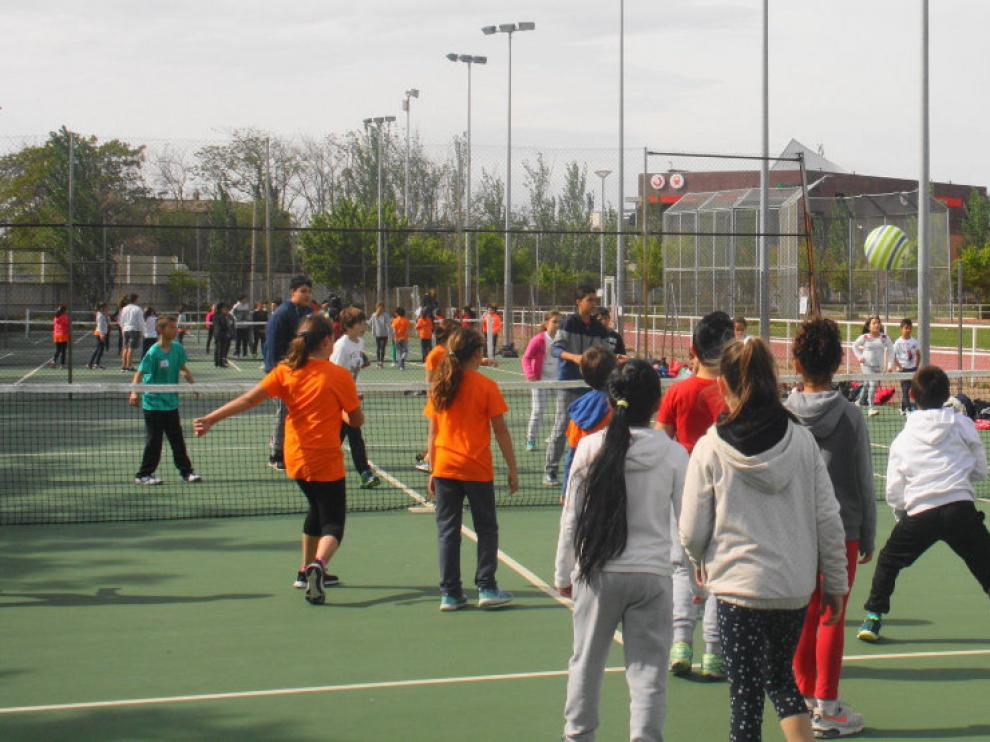 Jornada de juegos y deportes del proyecto 'Amigos Activos'.