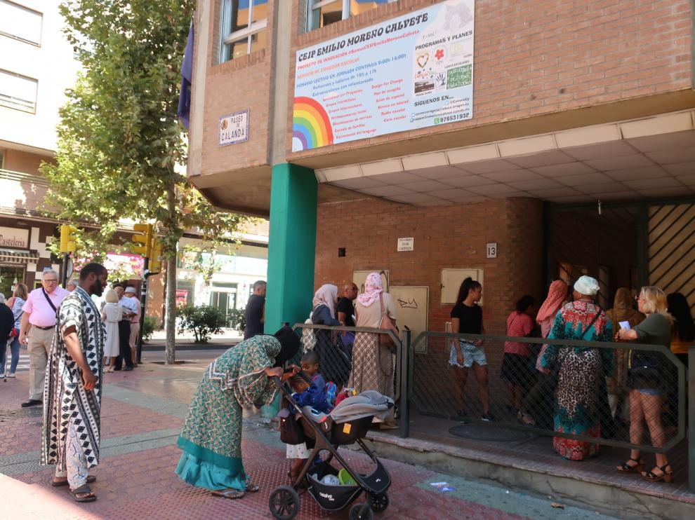 Entrada del colegio Emilio Moreno Calvete, en el paseo de Calanda.