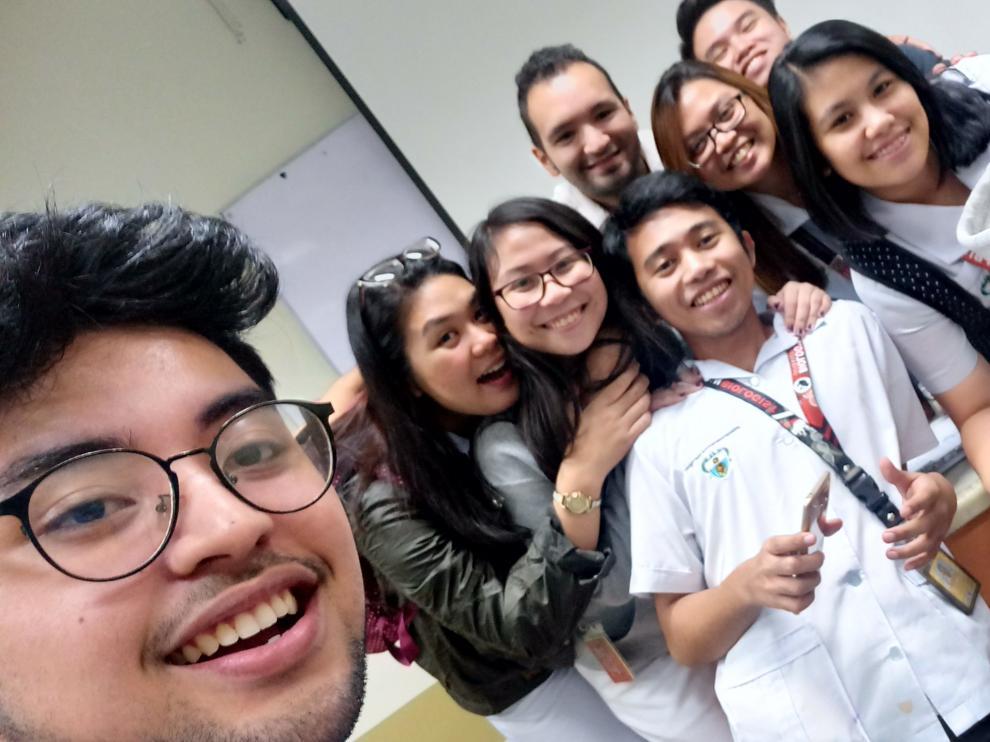 Alumnos de la Universidad de Manila que estudian aragonés en Filipinas
