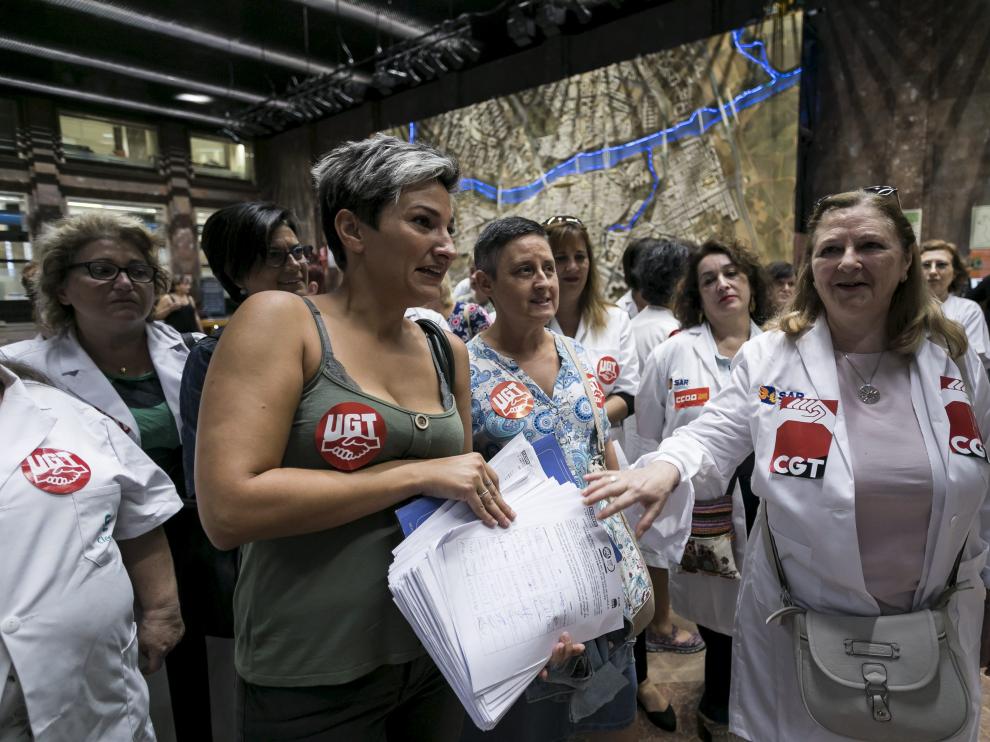 Las trabajadoras del servicio presentaron 2.000 firmas contra los pliegos el pasado septiembre.