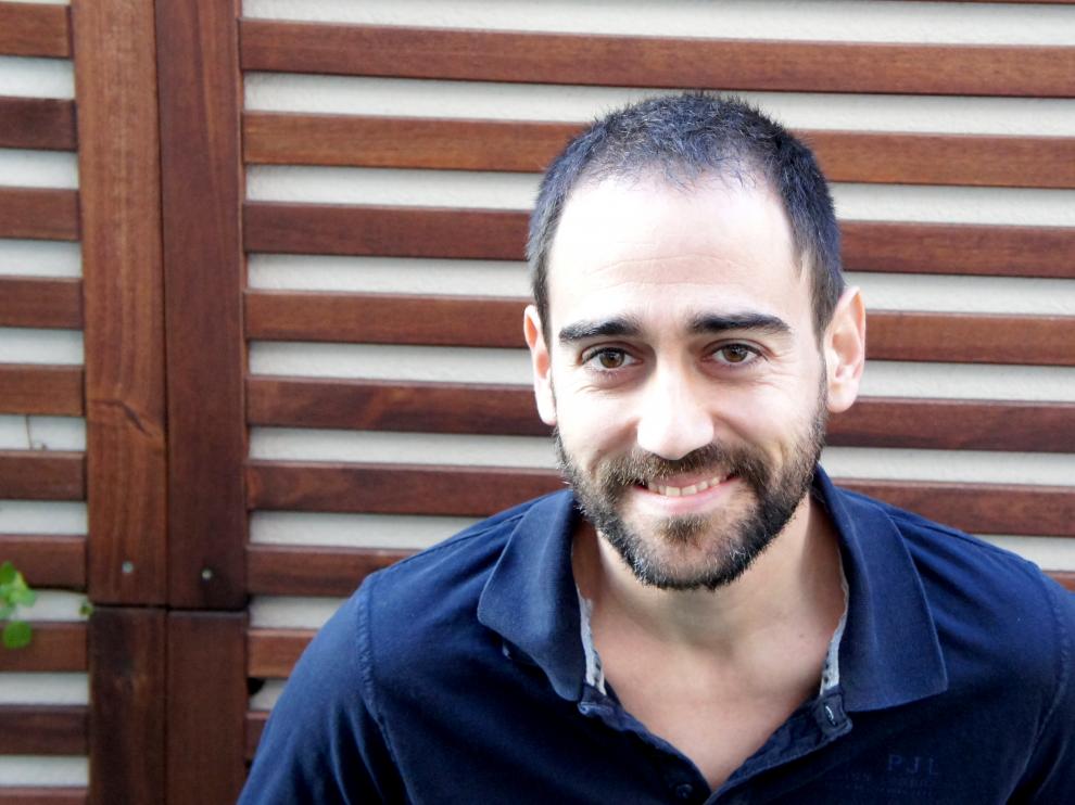 El enfermero de pediatría Armando Bastida, autor del libro 'Soy papá. Cómo criar a tus hijos con sentido común'.