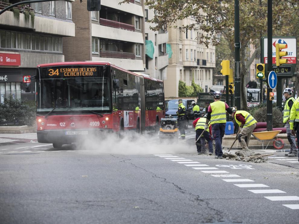 Las brigadas intervinieron ayer en el cruce de Sagasta con Juan Pablo Bonet.