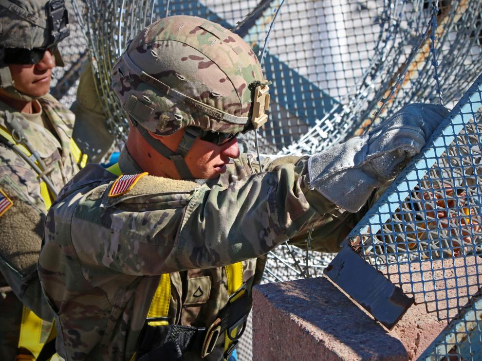 Dispositivo en la frontera entre México y Arizona