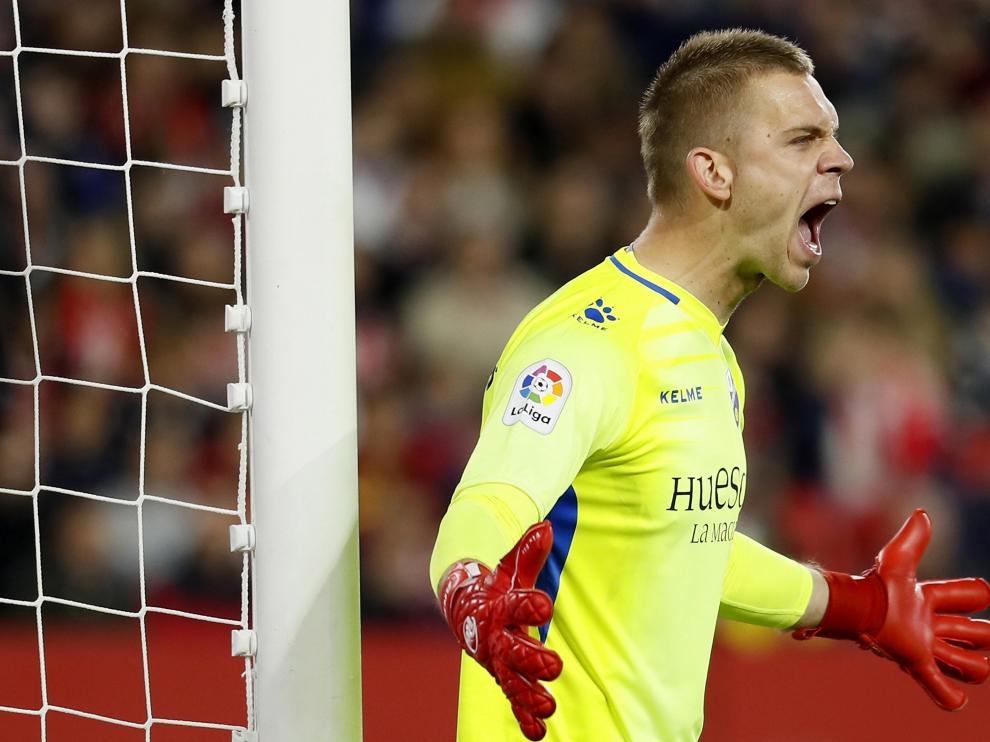 Aleksandar Jovanovic, durante el partido de la SD Huesca en Sevilla.