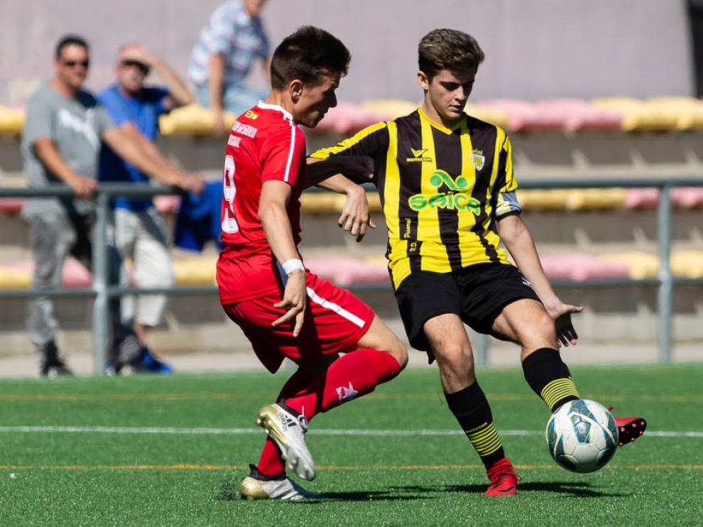 Un jugador del Balsas ante el San Gregorio.
