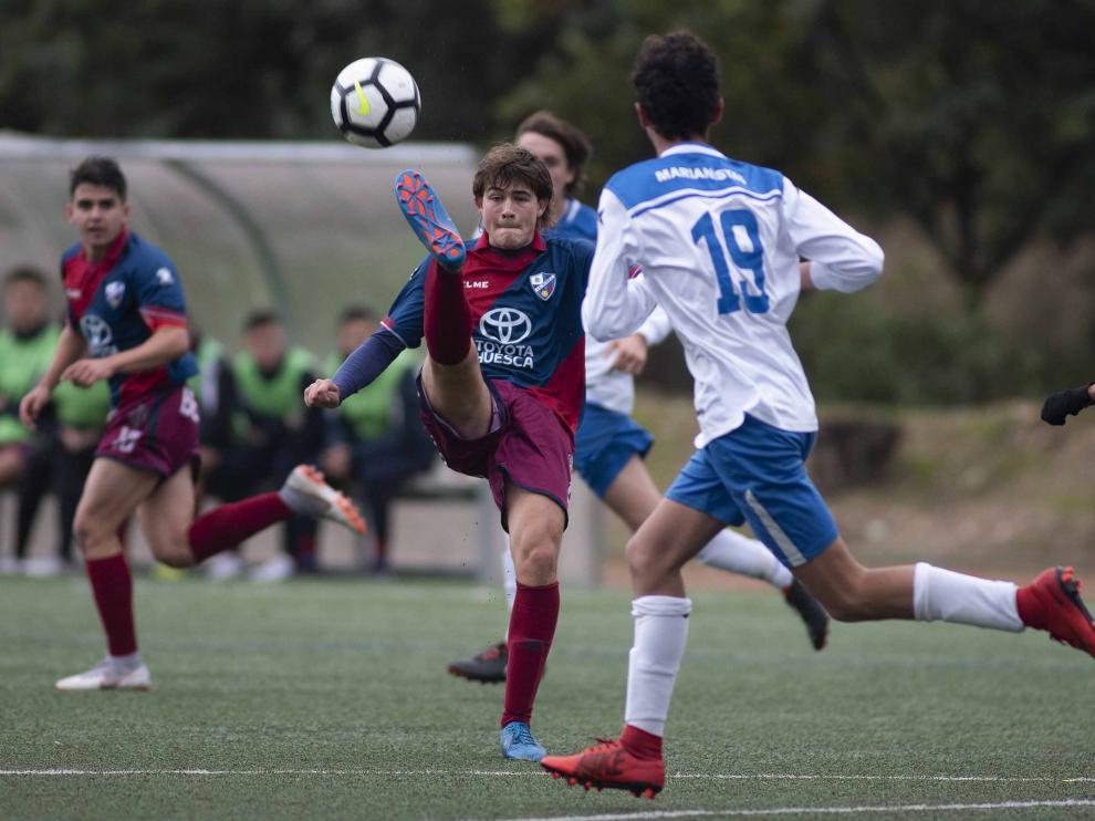 Fútbol. LN Juvenil- Marianistas vs. Huesca.