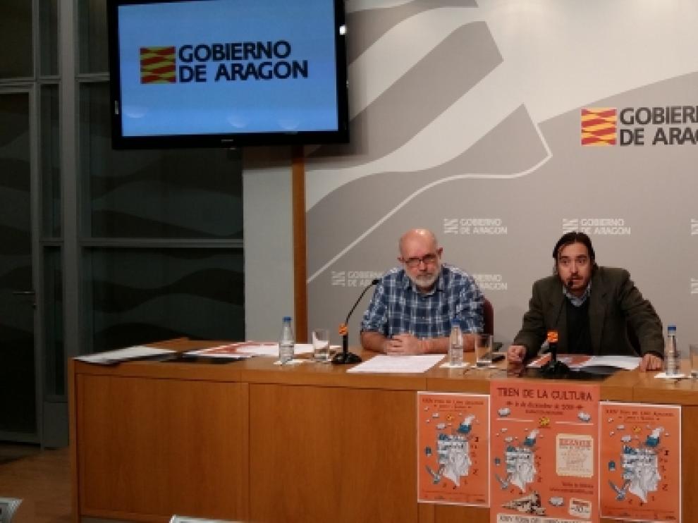 Vicente Guerrero, concejal de Monzón; el director general de Cultura y Patrimonio del Gobierno de Aragón, Nacho Escuín, y Olga Asensio, del comité organizador.