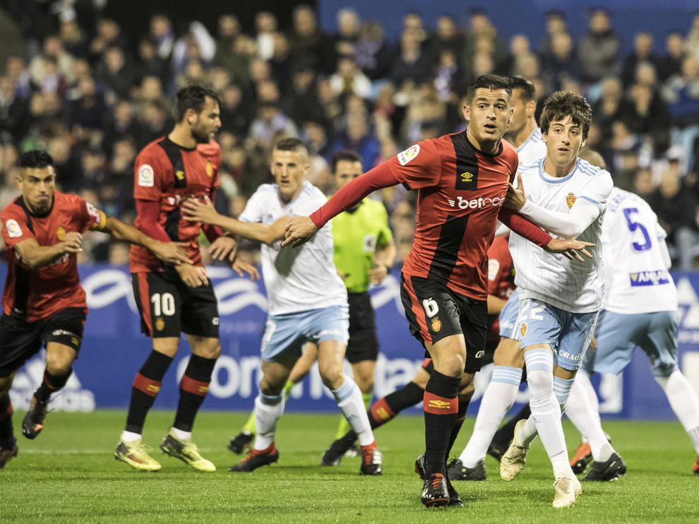 Julián Delmás vigila a Pedraza.