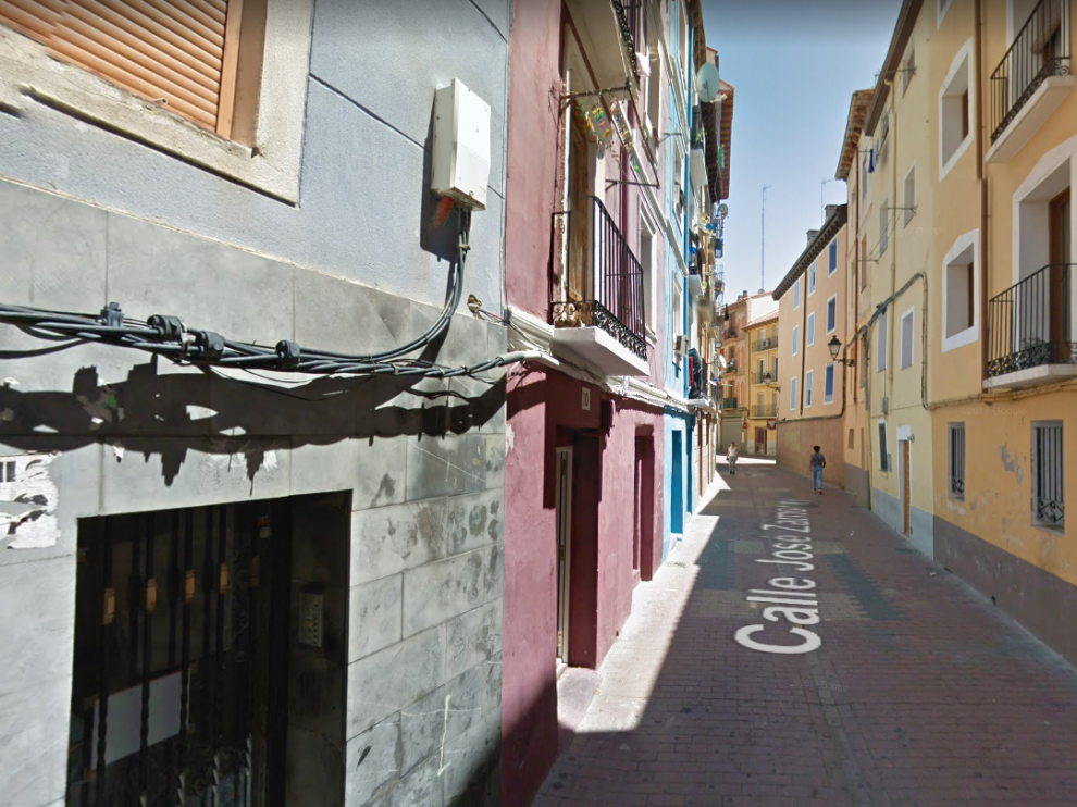 La calle de José Zamoray es uno de los puntos que más desperfectos presenta.
