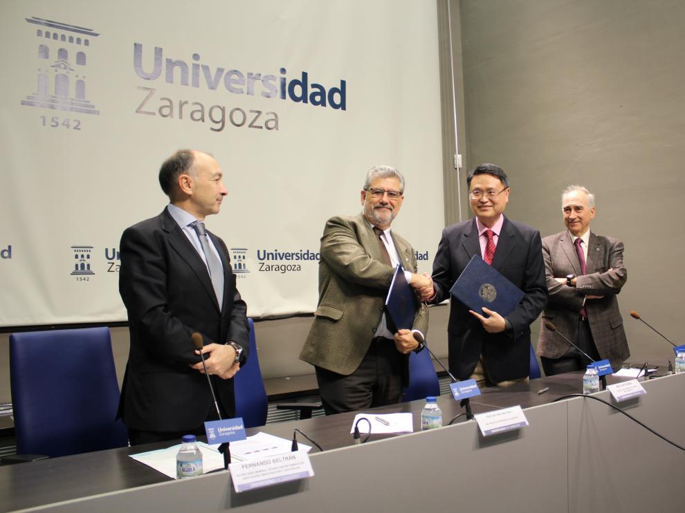 Fernando Beltrán, José Antonio Mayoral, King Lun Yeung y Ricardo Ibarra, este lunes, tras la firma del convenio.
