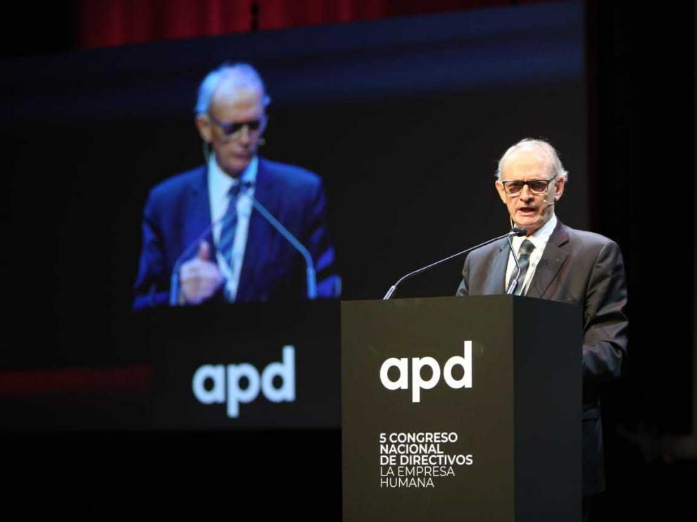 El catedrático de Política Económica de la Universidad de Barcelona, Antón Costas, este miércoles, en el V Congreso Nacional de Directivos de la APD.