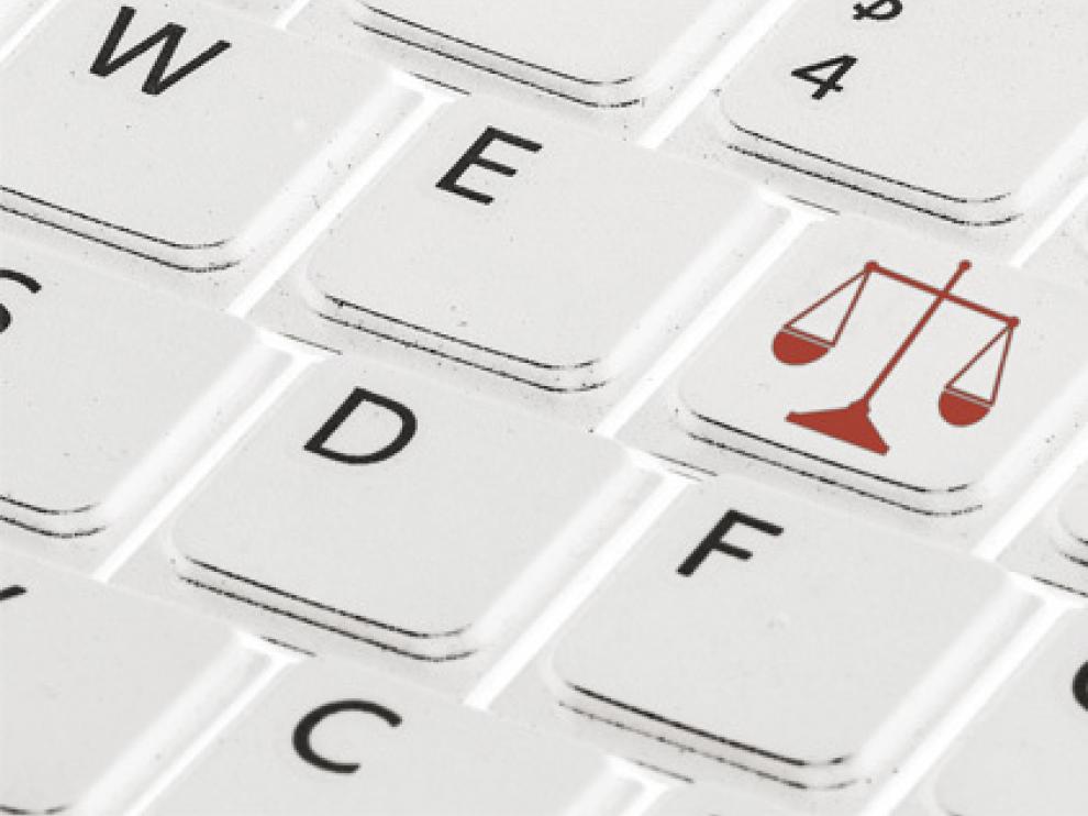 Lo correcto sería procurar despolitizar la Justicia.