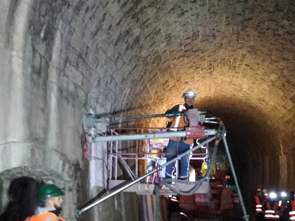 Trabajos en las vías ferroviarias entre Bedous y Canfranc.