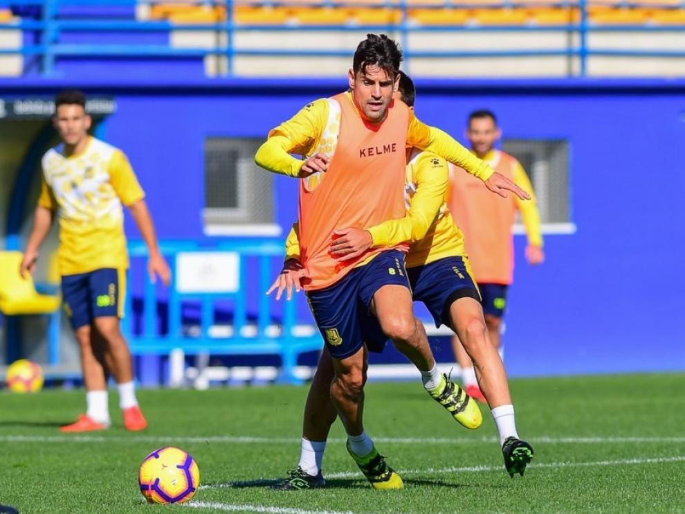 Albert Dorca, en un entrenamiento con el Alcorcón esta temporada.