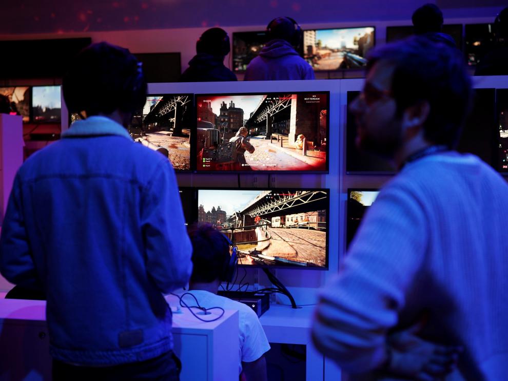 Videojuegos en una feria especializada en París.