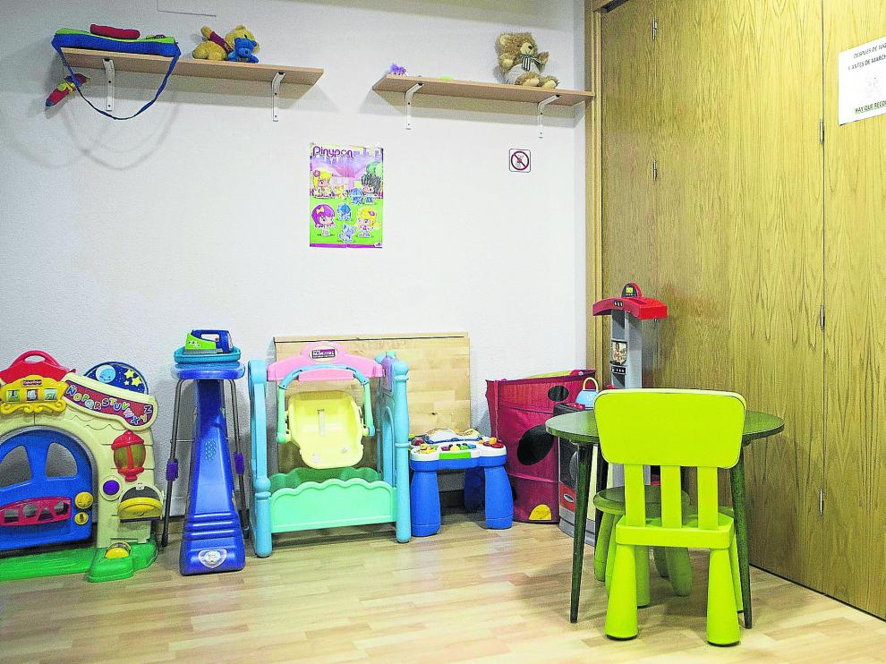 Una de las salas del Centro de Atención Integral a las Familias (CAIF), en Zaragoza.