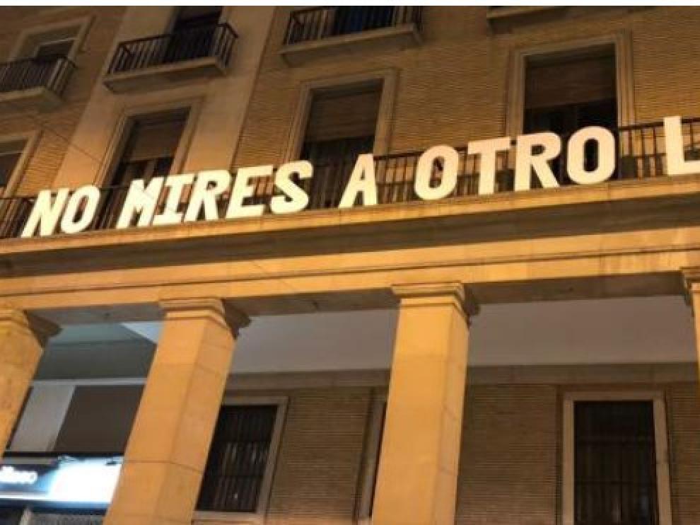 Lema en la sede de la Delegación del Gobierno.