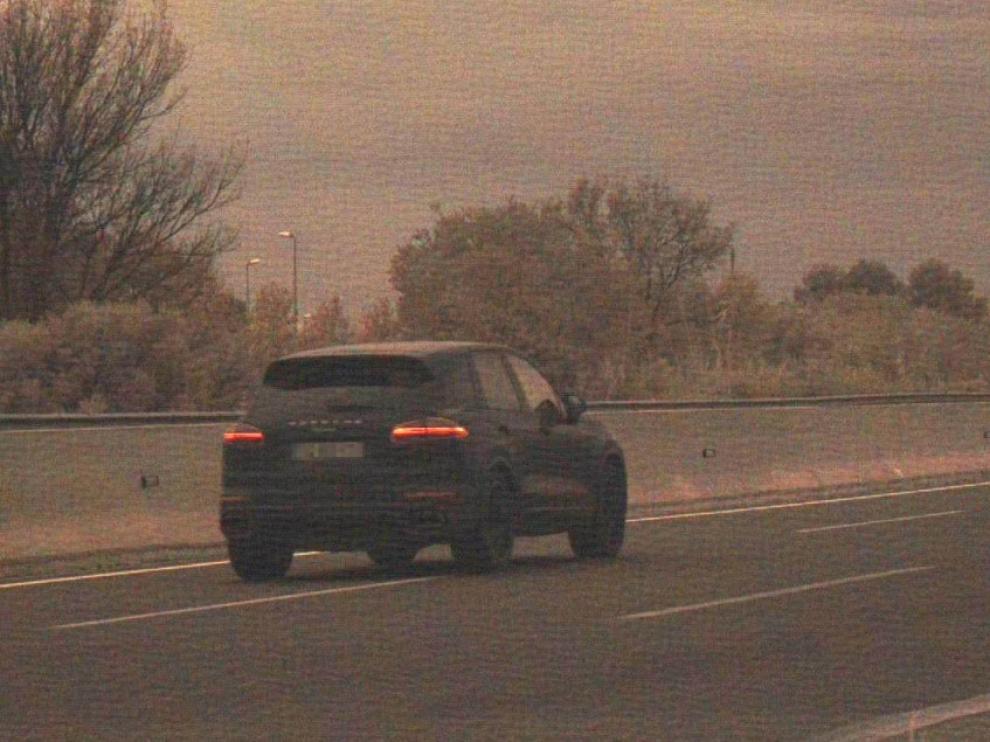 Detenido por conducir a 215 kilómetros por hora