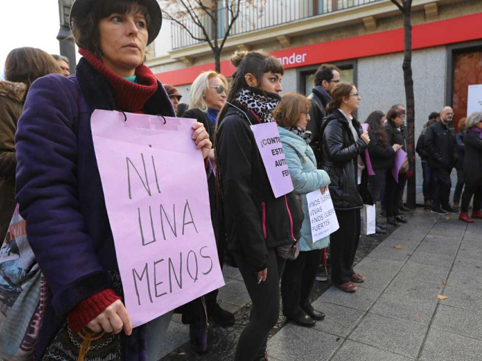 Muchas de las participantes portaban letreros reivindicando la eliminación de la violencia contra las mujeres.