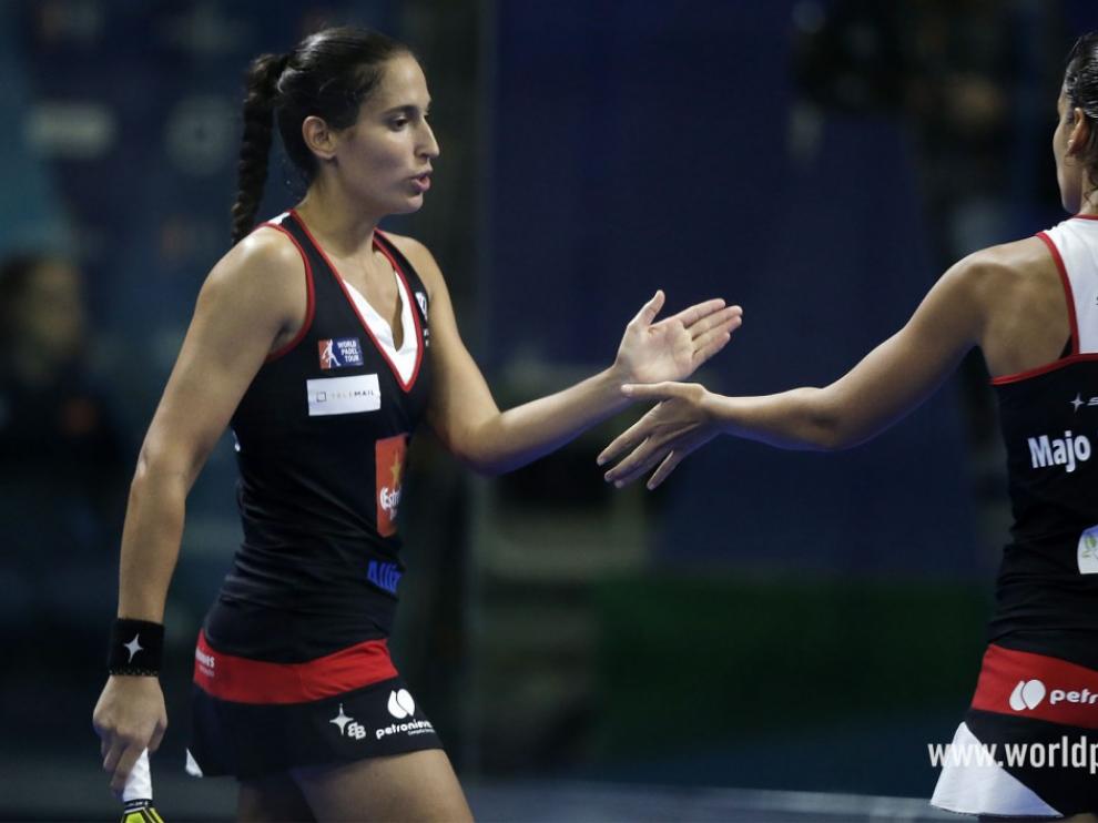 Mapi y Majo Sánchez Alayeto celebran un punto en el Open de Madrid