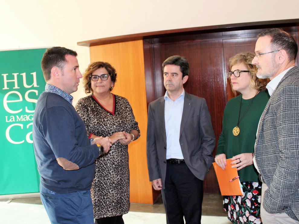 Representantes de las entidades implicadas en el Congreso Hecho en los Pirineos de 2019 se han reunido en la Diputación de Huesca.