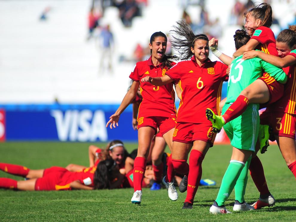 Las españolas celebran el pase a semifinales tras vencer a Corea del Norte en los penaltis.