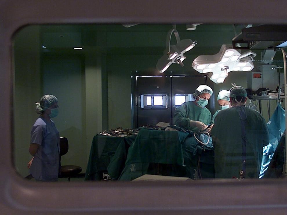 Interior de un quirófano en el Hospital Clínico de Zaragoza.