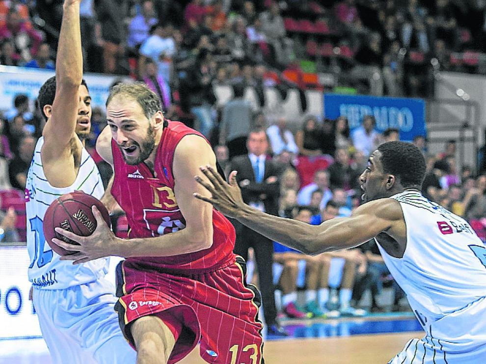 Estreno europeo. El Tecnyconta participa por primera vez en su historia en la competición continental. Su debut en la Eurocup se produjo contra el Belfius Mons belga, en el pabellón Príncipe Felipe, el 15 de octubre de 2013. Ganó con contundencia (73-56).