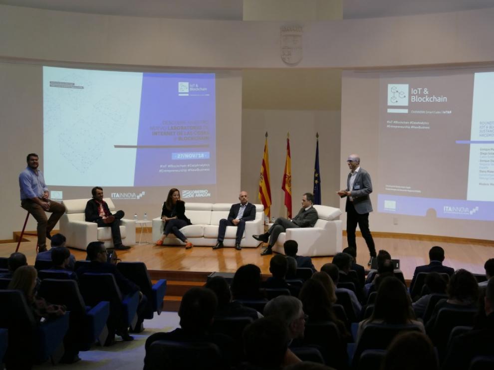 Jornada de internet de las cosas y 'blockchain' de Itainnova