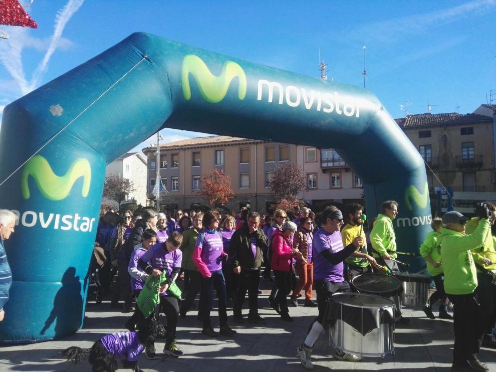 La marcha solidaria salió desde la plaza de Biscós de Jaca.