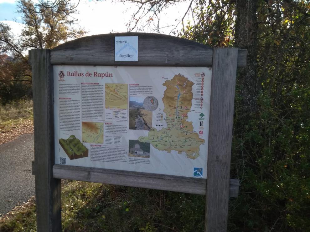 Nuevo panel explicativo en el paraje de Rallas de Rapún.