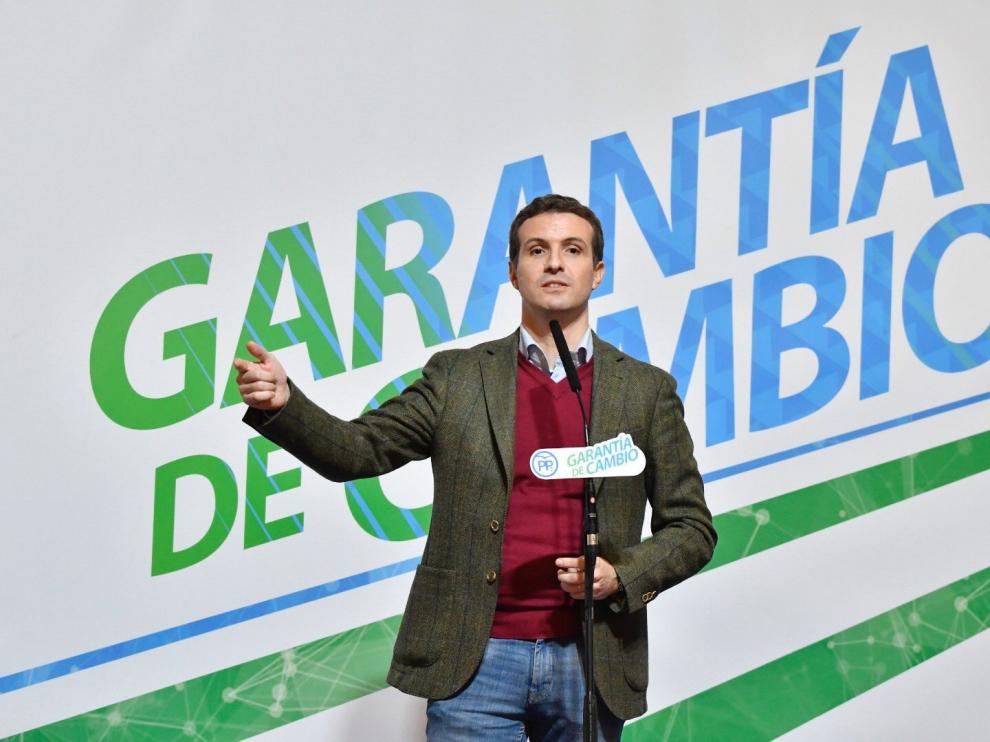 Pablo Casado en un encuentro con simpatizantes en la localidad almeriense de Roquetas de Mar,