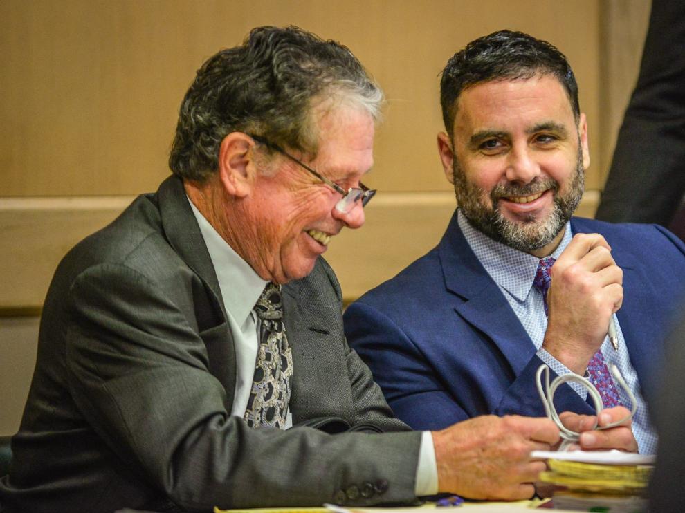 El hispano-estadounidense Pablo Ibar junto a uno de sus abogados.