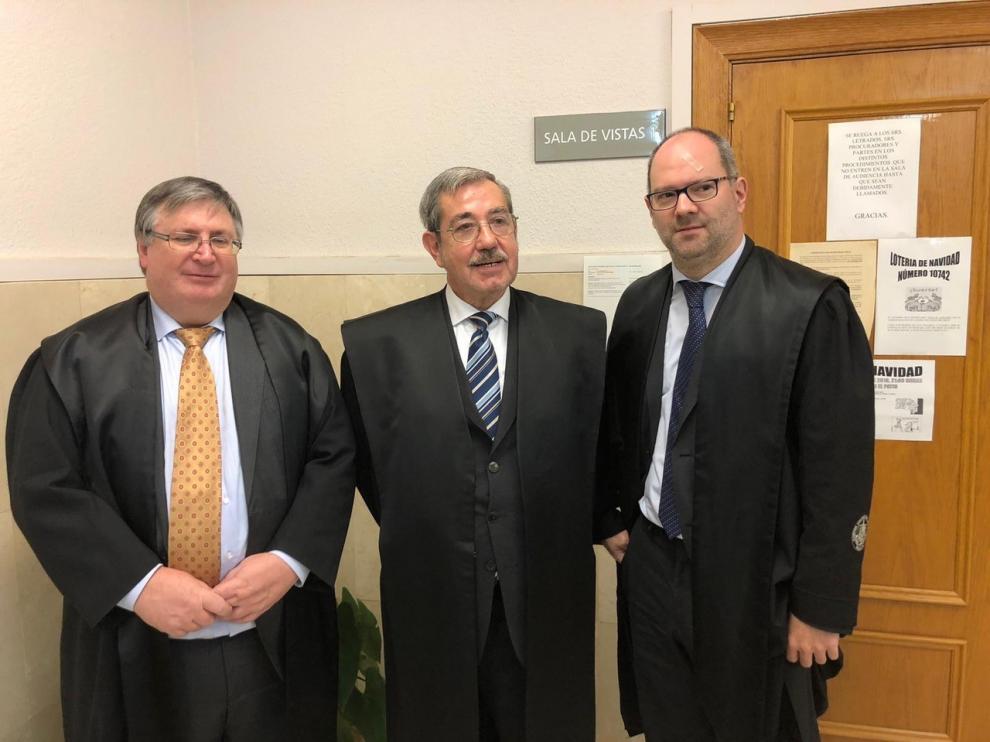 Los tres letrados aragoneses Jorge Español, Joaquín Guerrero y Alberto Gimeno.