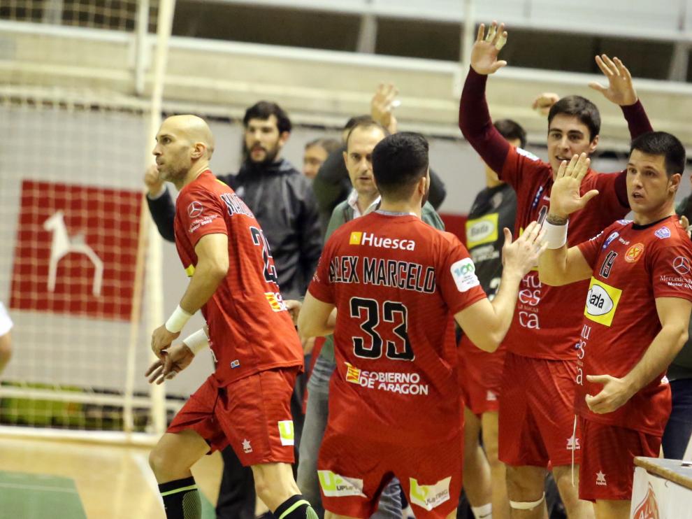 Los jugadores del Bada Huesca celebran un gol en un partido de esta temporada.