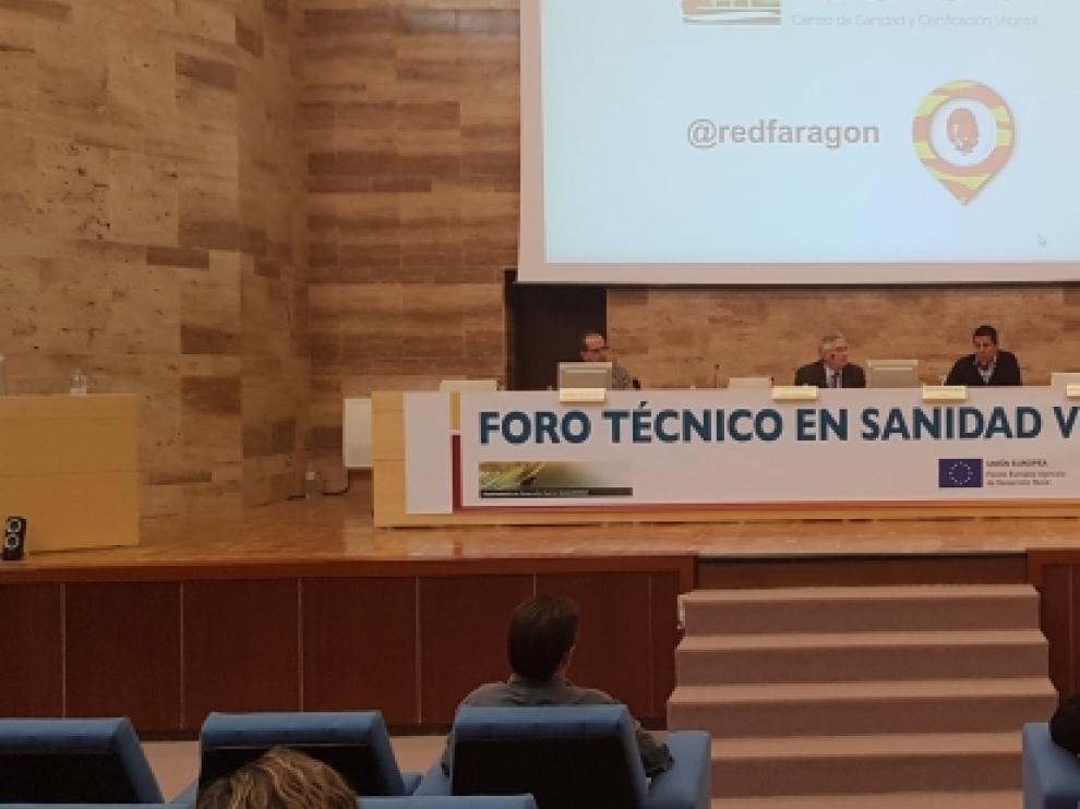 La jornada contó con la presencia de destacados ponentes y numeroso público.