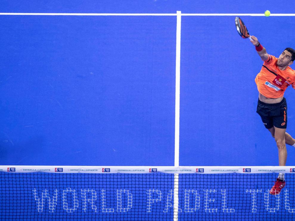La superficie azul de la pista del World Padel Tour, elaborada por Mondo.