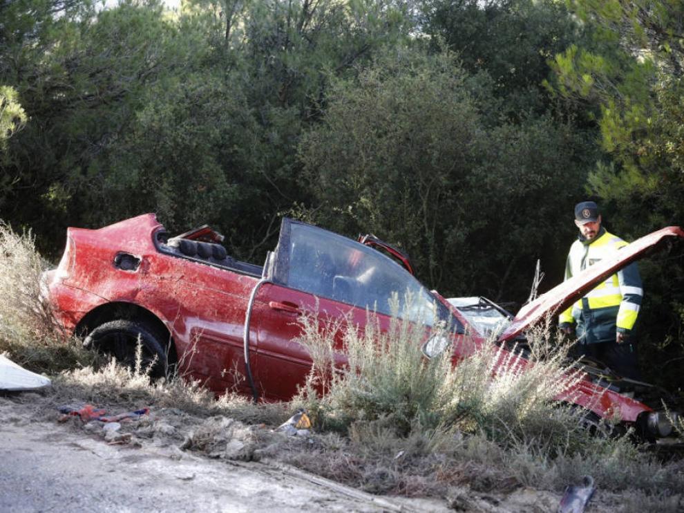 Imagen del penúltimo accidente en la A-124, hace una semana, en la que falleció un joven de Luna.