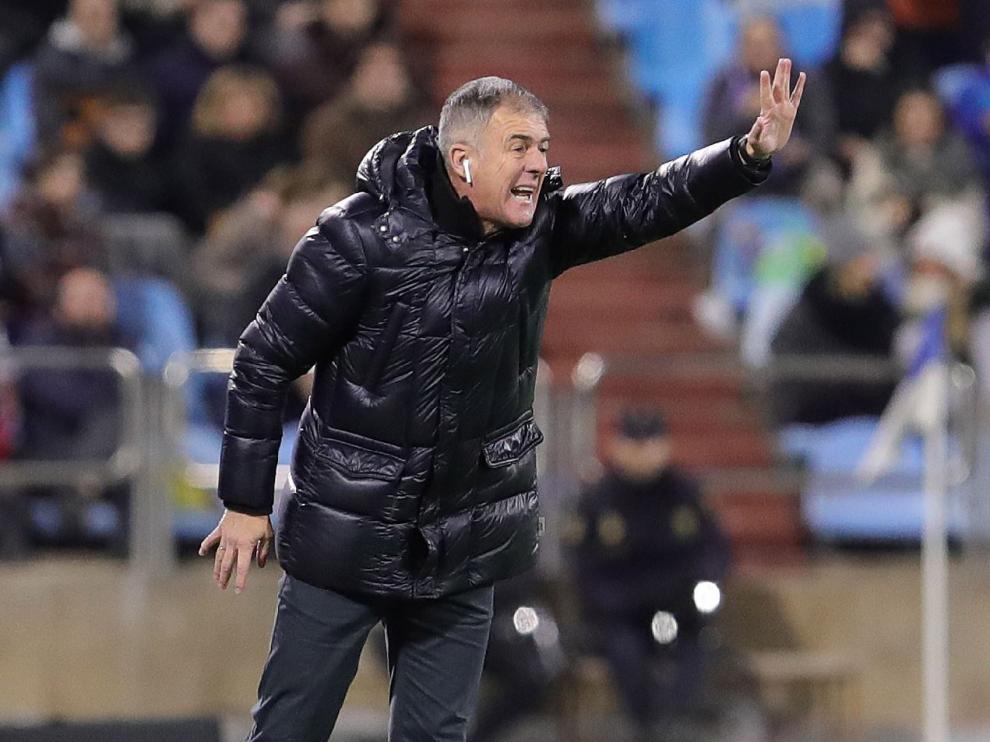 Lucas Alcaraz, el viernes durante el Real Zaragoza-Cádiz en La Romareda.