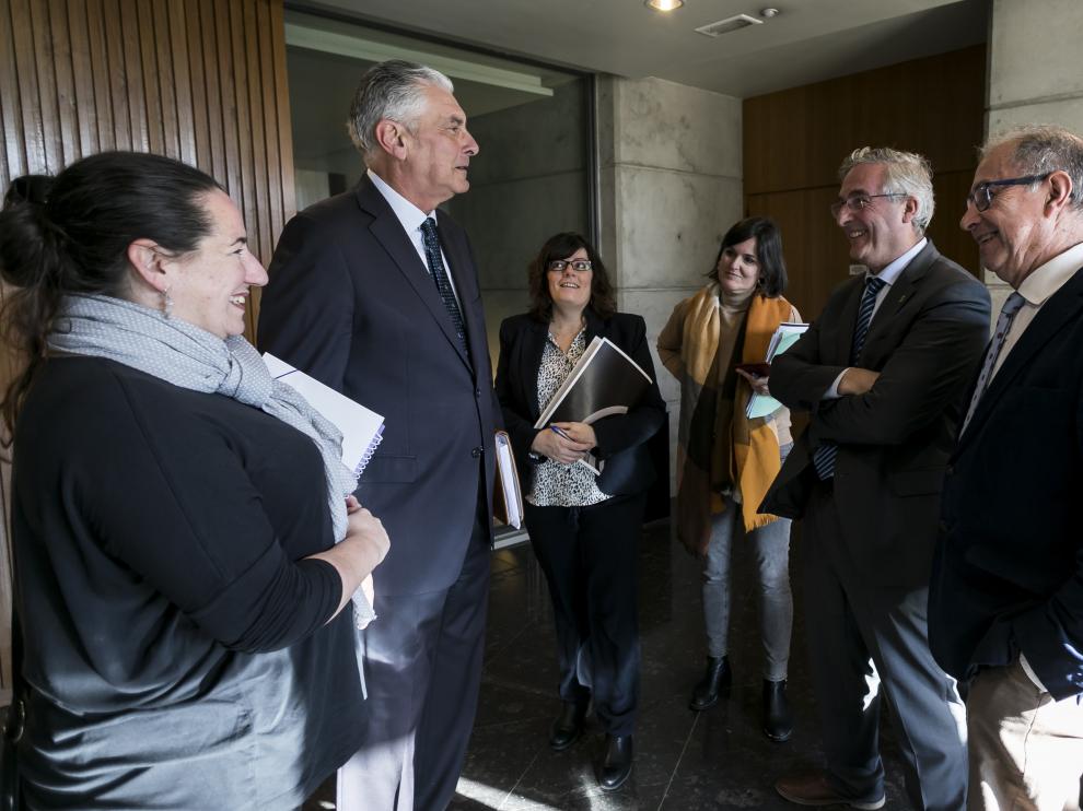 De Santos, Suárez, García Muñoz, Allué, Olona y Gimeno, ayer en las Cortes